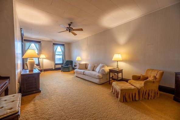 6 W Fulton St, Edgerton, WI 53534
